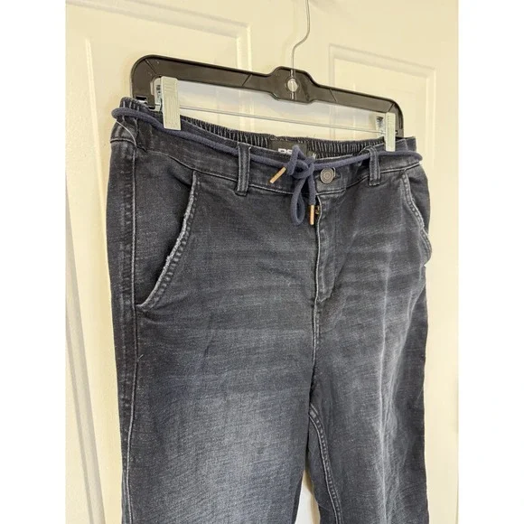NEW RSQ DARK WASH‎ JEANS BEACH PANTS MENS SIZE MEDIUM ELASTIC WAIST - Picture 3 of 4